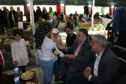 برگزاری جشن دهه کرامت برای دختران  تحت حمایت کمیته امداد اردستان. 1403/02/27