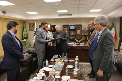 دیدار مدیرکل کمیته امداد استان اصفهان با مدیرعامل شرکت فولاد مبارکه 1403/05/14
