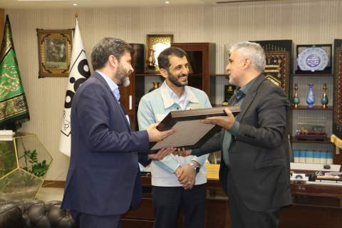 دیدار مدیرکل کمیته امداد استان اصفهان با مدیرعامل شرکت فولاد مبارکه 1403/05/14