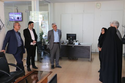 بازدید مدیرکل کمیته امداد استان اصفهان از روند فعالیت های این نهاد در شهرستان نطنز 1403/07/03
