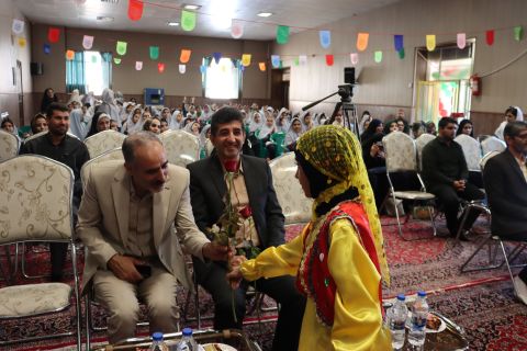 زنگ عاطفه ها در مدرسه شهید قضاوی اصفهان نواخته شد 1403/07/07
