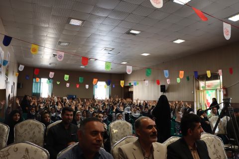 زنگ عاطفه ها در مدرسه شهید قضاوی اصفهان نواخته شد 1403/07/07