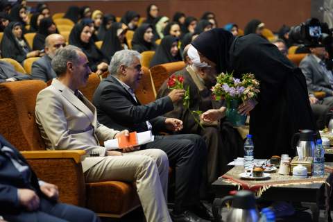 آئین تجلیل و نکوداشت موسسات خیریه، مراکز نیکوکاری و گروه‌های جهادی استان اصفهان برگزار شد 1403/07/19