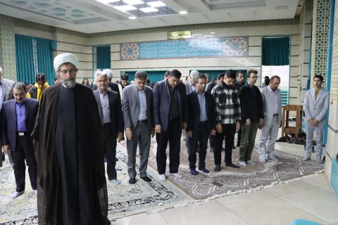 استاندار اصفهان با خانواده های نیازمند و حامیان نیکوکار افطار کرد 1404/01/06
