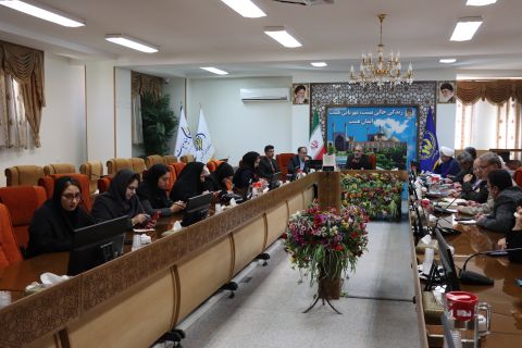 نشست خبری معاون توسعه مشارکت های مردمی کمیته امداد استان اصفهان با اصحاب رسانه 1404/01/25