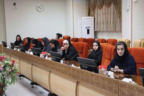 نشست خبری معاون توسعه مشارکت های مردمی کمیته امداد استان اصفهان با اصحاب رسانه 1404/01/25