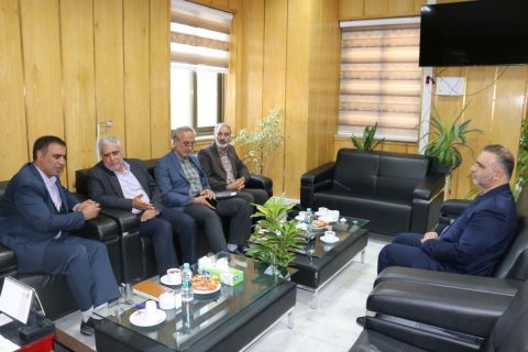 بازدید مدیرکل کمیته امداد استان اصفهان از روند فعالیت های این نهاد در شهرستان مبارکه 1404/03/21