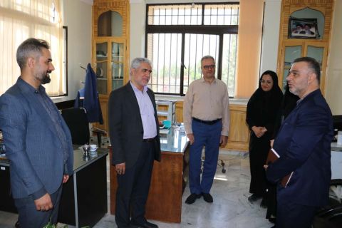 بازدید مدیرکل کمیته امداد استان اصفهان از روند فعالیت های این نهاد در شهرستان مبارکه 1404/03/21