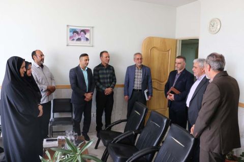 بازدید مدیرکل کمیته امداد استان اصفهان از روند فعالیت های این نهاد در شهرستان مبارکه 1404/03/21