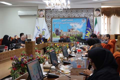 نشست خبری مدیرکل کمیته امداد استان اصفهان با اصحاب رسانه و مطبوعات  1404/06/17
