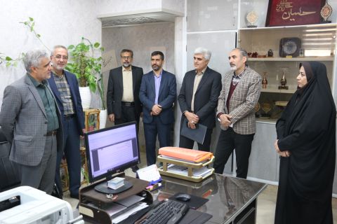 بازدید مدیرکل کمیته امداد استان اصفهان از روند فعالیت های این نهاد در اداره منطقه4 اصفهان ۱۴۰۳/۰۹/22