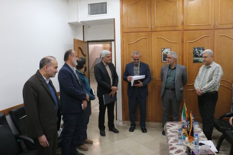 بازدید مدیرکل کمیته امداد استان اصفهان از روند فعالیت های این نهاد در اداره منطقه4 اصفهان ۱۴۰۳/۰۹/22