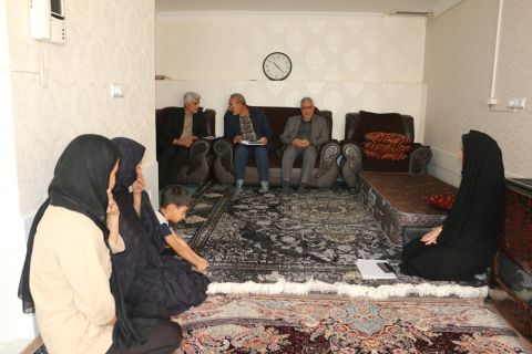 بازدید مدیرکل کمیته امداد استان اصفهان از روند فعالیت های این نهاد در اداره منطقه4 اصفهان ۱۴۰۳/۰۹/22